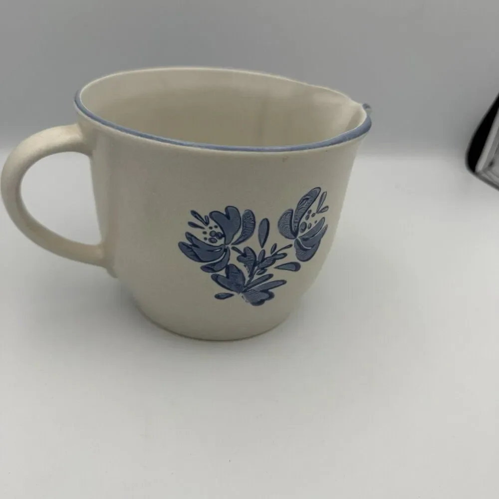 Vintage Pfaltzgraff Yorktown Closed Handled Oversized Batter Bowl Milk Pitcher
